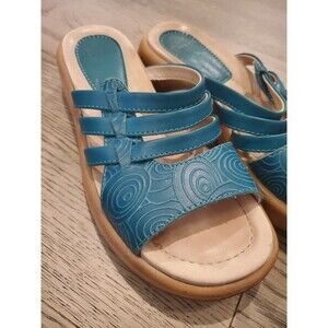 DANSKO TEAL SANDALS size US 8 Strappy Leather Embossed Wedges Cute Comfort Chic